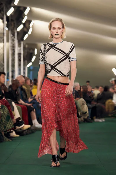 Look 29